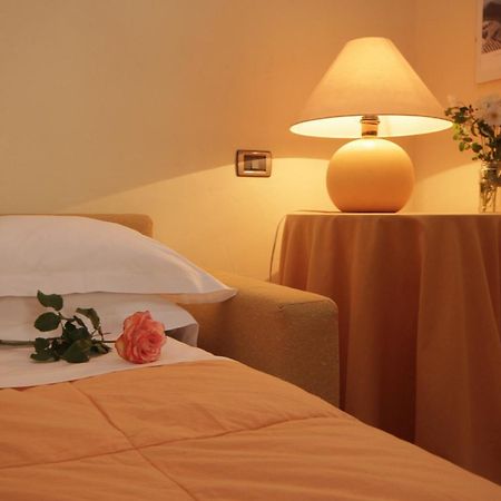 Hazelnut Valley Guarene Quarto foto