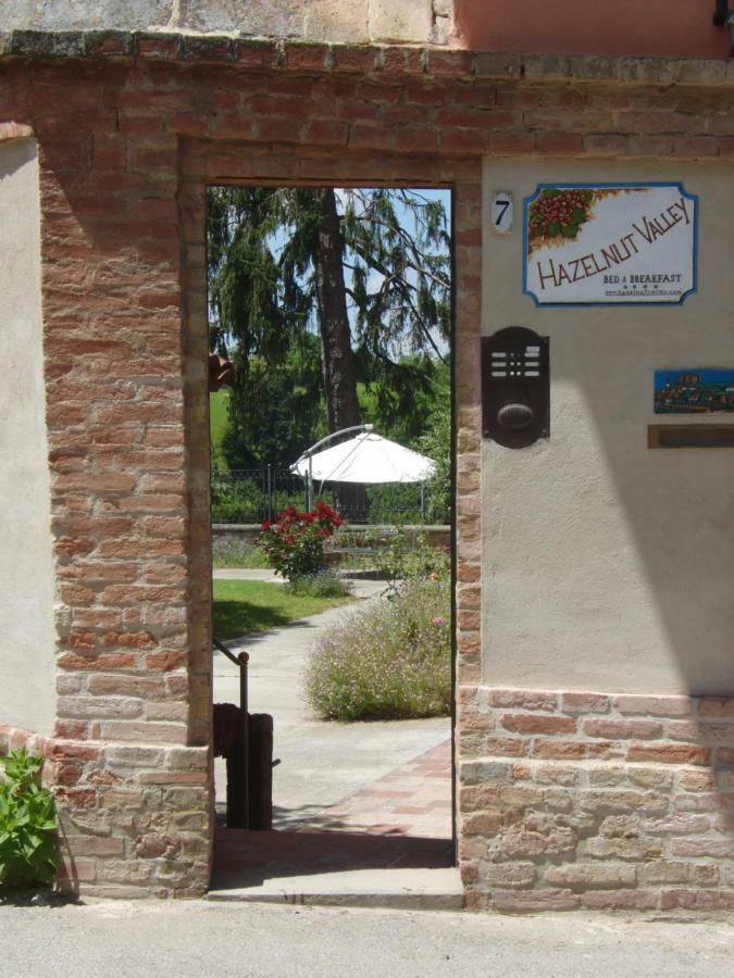 Hazelnut Valley Guarene Exterior foto
